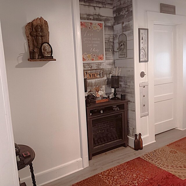 72 Park Ave, Defuniak Springs, FL 32435 - detailed view of wood finished floors