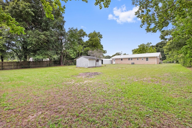 306 Forrest Pkwy, Crestview, FL 32539 - view of yard featuring an outbuilding