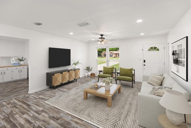 306 Forrest Pkwy, Crestview, FL 32539 - living area featuring wood finished floors, baseboards, recessed lighting, and a ceiling fan
