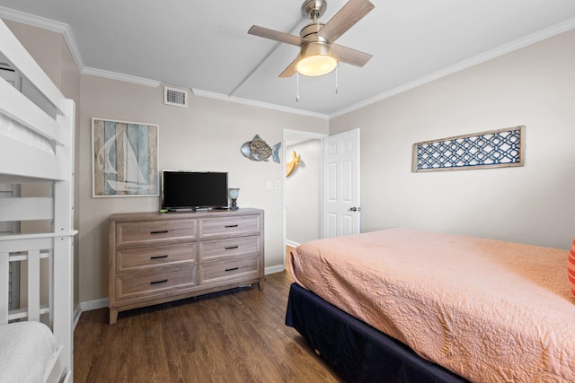 23223 Front Beach Rd # 913, Panama City Beach, FL 32413 - bedroom featuring dark wood-style flooring, ornamental molding, baseboards, and a ceiling fan