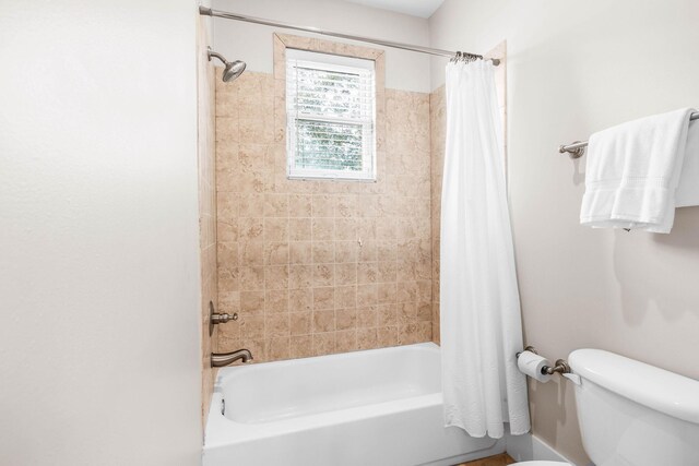310 Morgans Trl, Santa Rosa Beach, FL 32459 - full bathroom with shower / tub combo with curtain and toilet