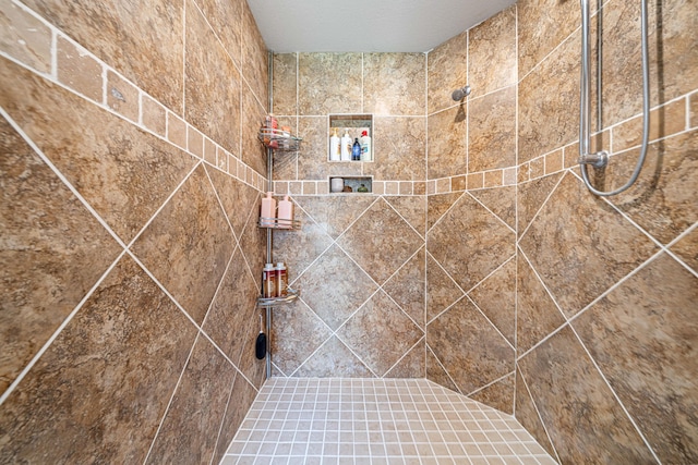 5416 Mill Brook Ln, Crestview, FL 32539 - bathroom with tiled shower