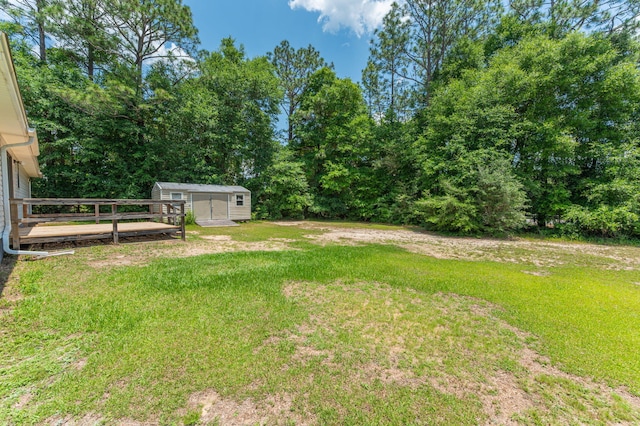 5951 N Meadow Ln, Crestview, FL 32539 - view of grassy yard featuring an outdoor structure