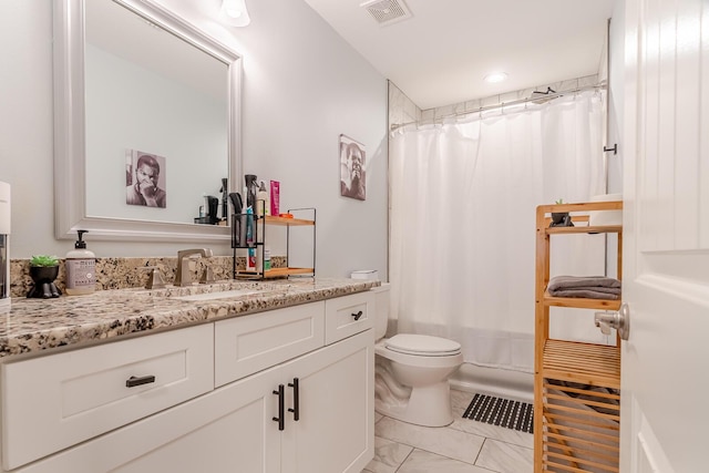 409 Hideaway Ln, Niceville, FL 32578 - full bath with vanity and shower / bath combo with shower curtain