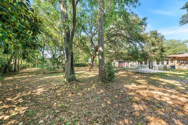 814 Tuxedo Dr, Fort Walton Beach, FL 32547 - view of yard with a patio area
