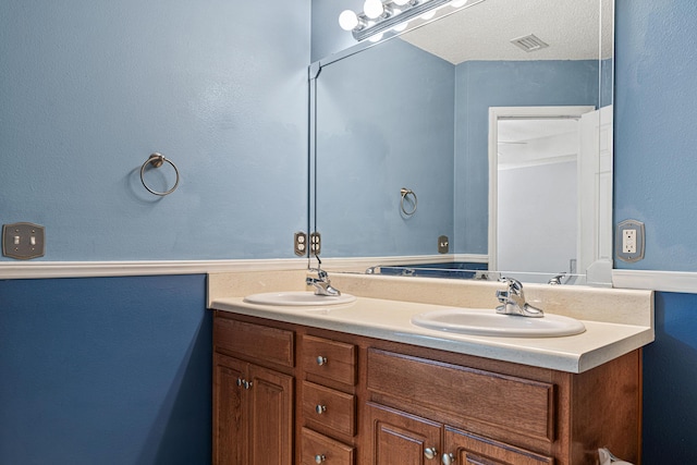 138 Conquest Ave, Crestview, FL 32536 - bathroom with double vanity