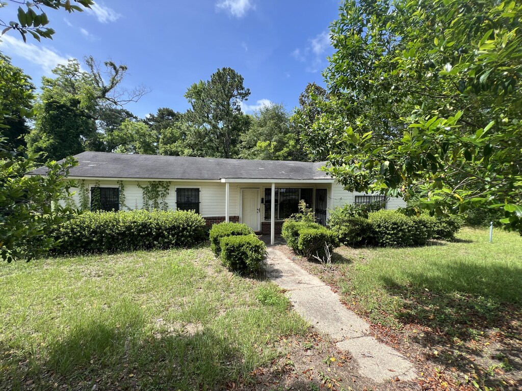 430 Dorsey Ave, Defuniak Springs, FL 32435