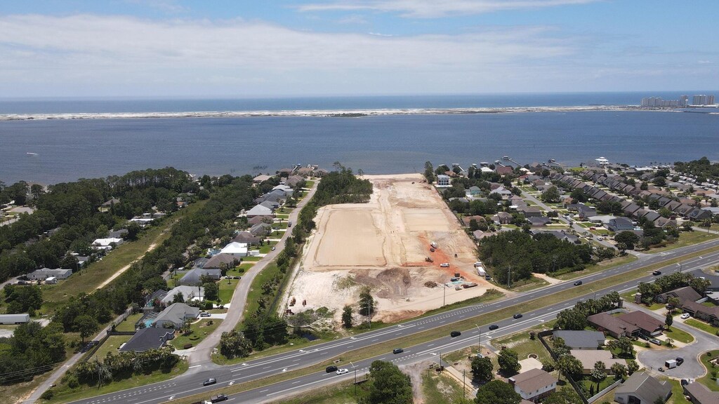 4 Herons Nest Ln, Navarre, FL 32566