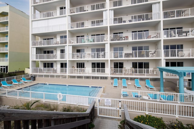 376 Santa Rosa Blvd Unit 101, Fort Walton Beach, FL 32548 - community pool with a patio