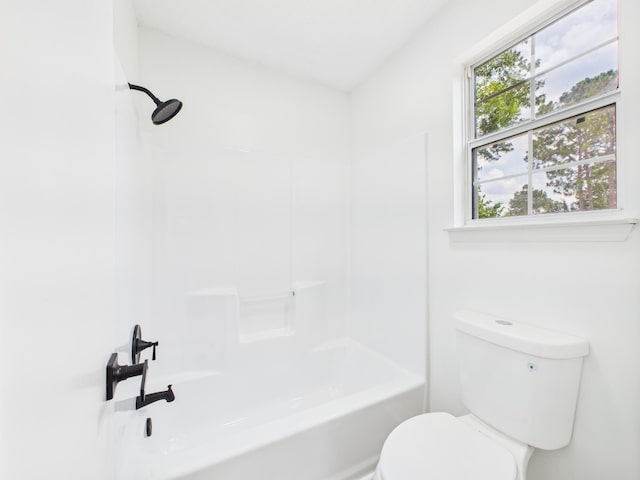 175 Villacrest Dr, Crestview, FL 32536 - full bath featuring toilet and washtub / shower combination