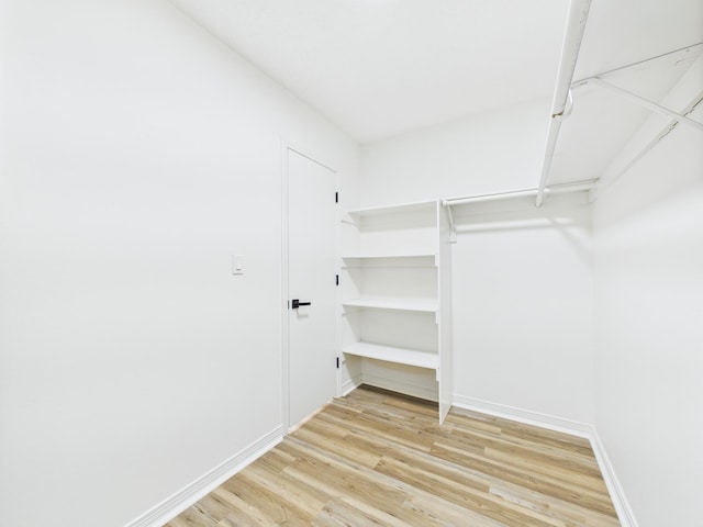 175 Villacrest Dr, Crestview, FL 32536 - walk in closet featuring light wood-type flooring