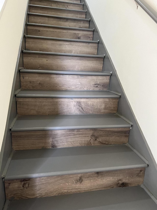 2131 Wilsons Plover Cir, Navarre, FL 32566 - view of stairs