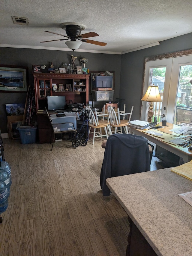 205 Cloverdale Blvd, Fort Walton Beach, FL 32547 - living area featuring wood finished floors, an office area, a textured ceiling, and a ceiling fan