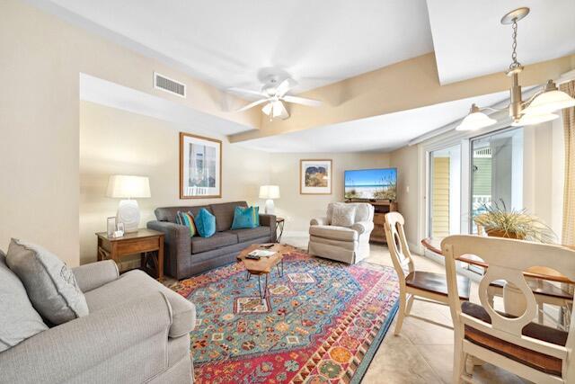 9100 Baytowne Wharf Blvd Unit 261, Miramar Beach, FL 32550 - living area with ceiling fan