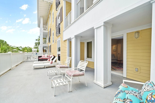 9100 Baytowne Wharf Blvd Unit 261, Miramar Beach, FL 32550 - view of patio with an outdoor hangout area