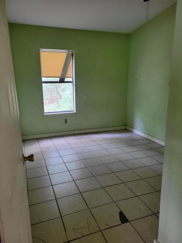 1989 Juniper Lake Rd, Defuniak Springs, FL 32433 - unfurnished room featuring light tile patterned flooring