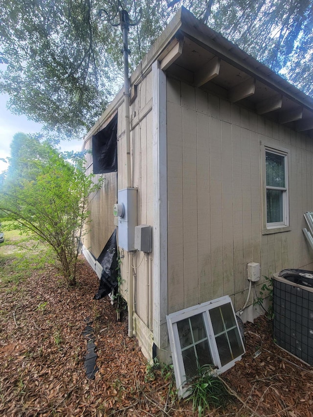 1989 Juniper Lake Rd, Defuniak Springs, FL 32433 - view of home's exterior with cooling unit
