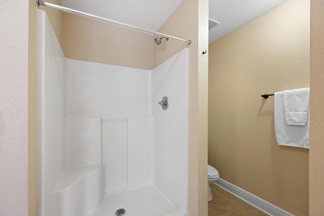 201 Pinque Coat Ct, Crestview, FL 32536 - bathroom with a shower and tile patterned floors