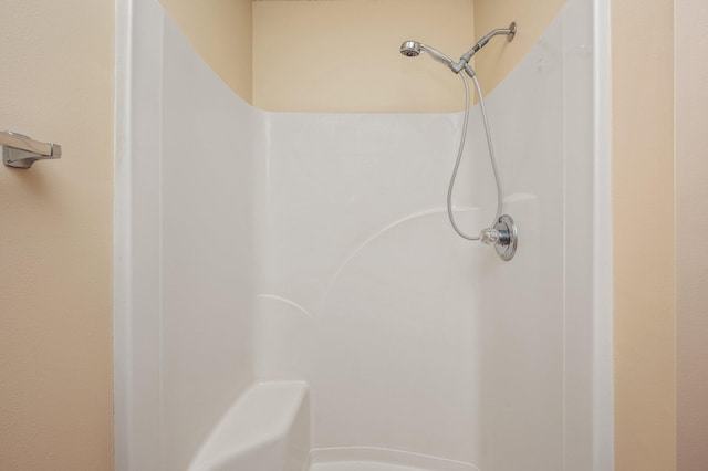 407 Tobago Ct, Crestview, FL 32536 - full bath featuring a shower