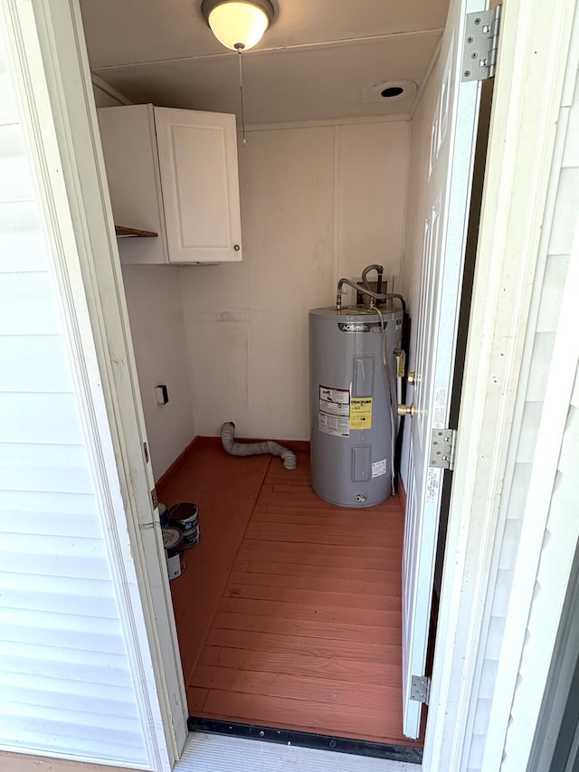 914 Georgia St, Crestview, FL 32536 - utilities with water heater