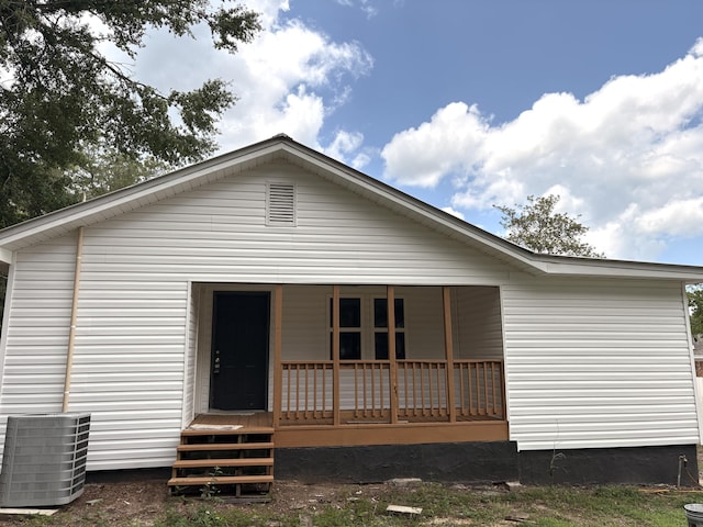 914 Georgia St, Crestview, FL 32536 - back of property with central AC unit and covered porch