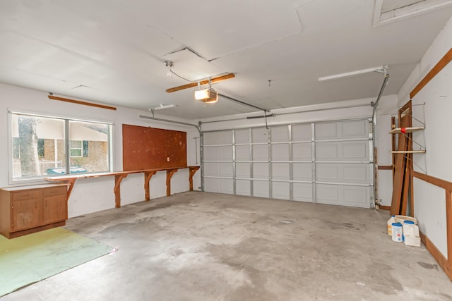 19 Bayview Dr, Shalimar, FL 32579 - garage with a garage door opener