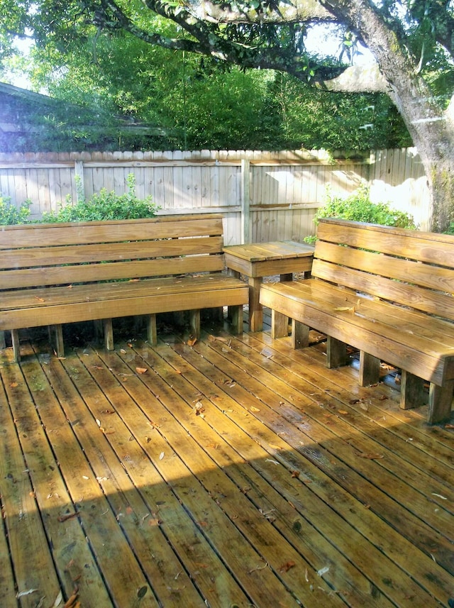 8 NE Carlyle Ct, Fort Walton Beach, FL 32547 - view of wooden deck