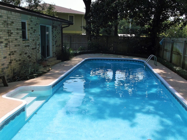 8 NE Carlyle Ct, Fort Walton Beach, FL 32547 - view of pool featuring a fenced backyard