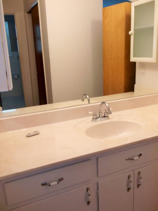 8 NE Carlyle Ct, Fort Walton Beach, FL 32547 - bathroom featuring vanity