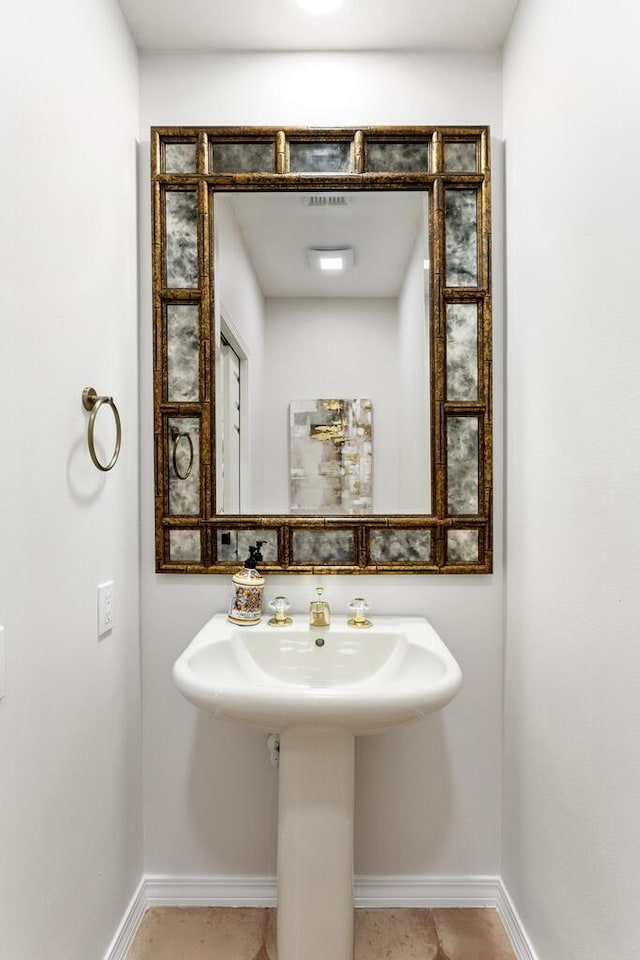 527 Indigo Loop, Miramar Beach, FL 32550 - bathroom featuring baseboards