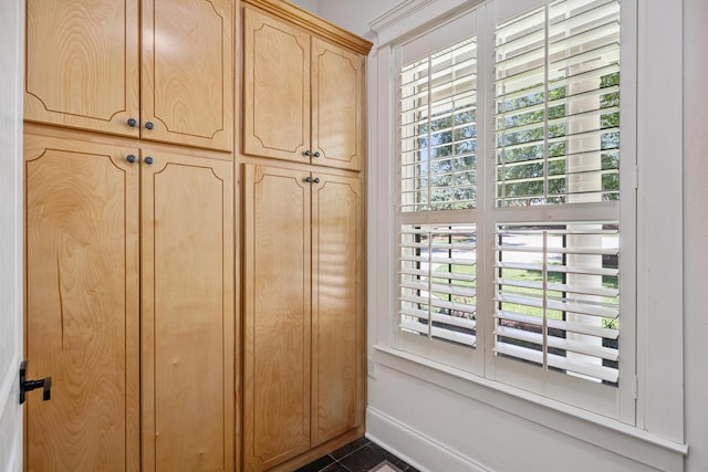 17 Poquito Rd, Shalimar, FL 32579 - detailed view of baseboards