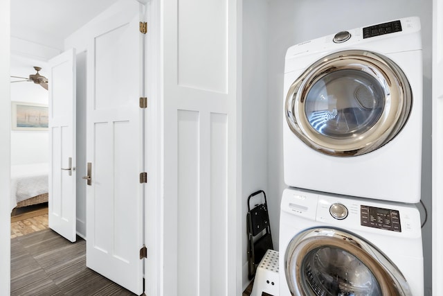 64 S Emerald Cove Ln, Inlet Beach, FL 32461 - laundry room featuring stacked washer / dryer and ceiling fan