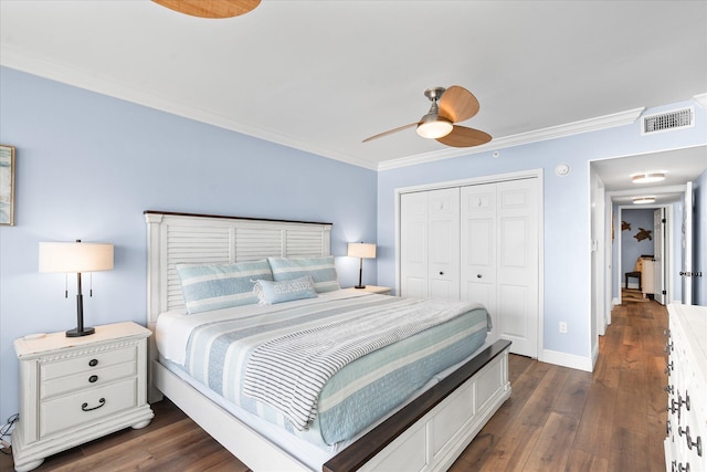 780 Sundial Ct Unit 2001, Fort Walton Beach, FL 32548 - bedroom featuring crown molding, a closet, dark wood-style flooring, and a ceiling fan