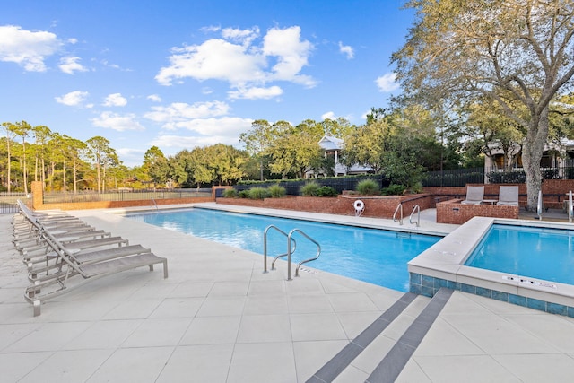 117 W Okeechobee, Santa Rosa Beach, FL 32459 - community pool with a patio area