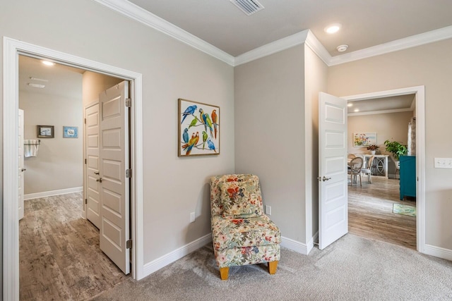 364 Lightning Bug Ln, Freeport, FL 32439 - living area with crown molding, wood finished floors, and recessed lighting