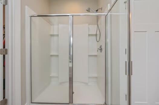 2405 Dakota Way, Crestview, FL 32536 - full bathroom featuring a stall shower