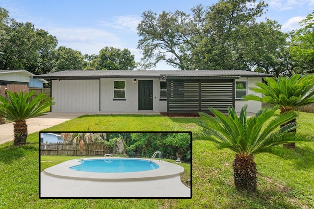 1023 W Webster Dr, Pensacola, FL 32505 - rear view of house