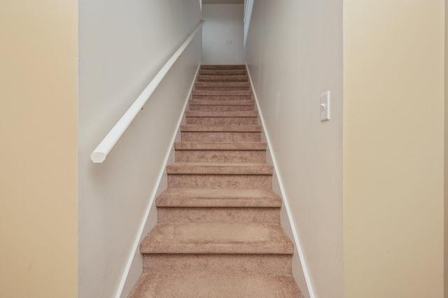 4530 Annabelle Ln, Crestview, FL 32539 - stairs featuring carpet