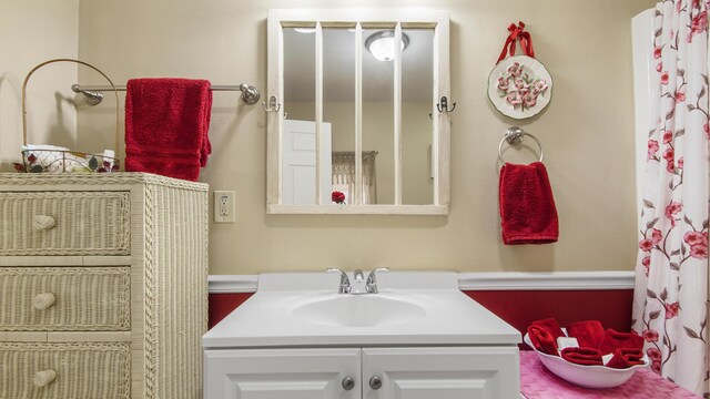 4936 Grassy Pond Rd, Chipley, FL 32428 - bathroom with vanity