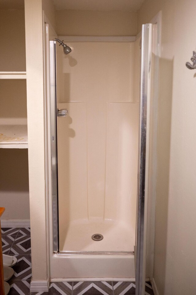 3180 Palmetta Ave, Crestview, FL 32539 - full bathroom featuring a shower stall