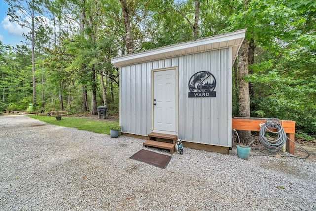 52 Lazy Bone St, Vernon, FL 32462 - view of outbuilding featuring entry steps