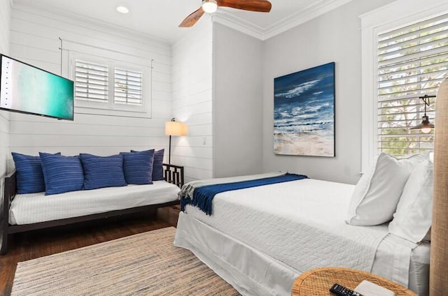 137 Cabana Trl, Santa Rosa Beach, FL 32459 - bedroom featuring wood finished floors, ornamental molding, ceiling fan, and recessed lighting