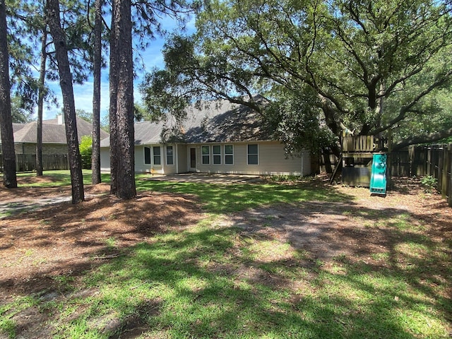 64 Hampton Cir, Niceville, FL 32578 - rear view of house