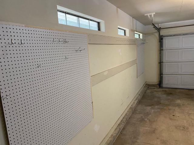 64 Hampton Cir, Niceville, FL 32578 - garage with baseboards