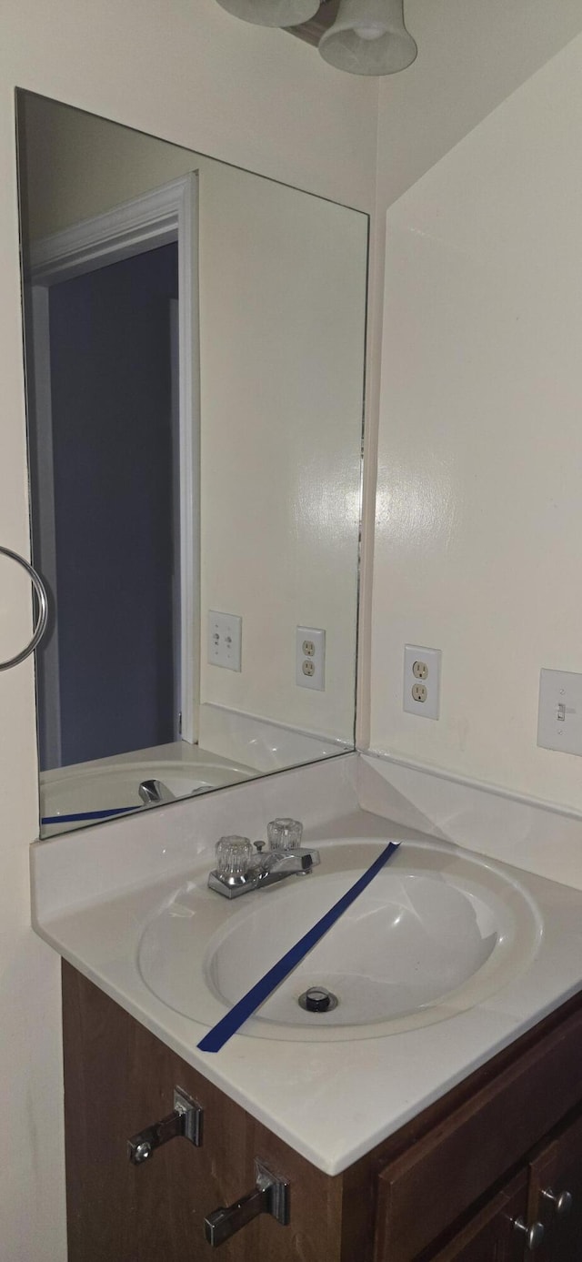 2496 S Lakeview Dr, Crestview, FL 32536 - bathroom featuring vanity