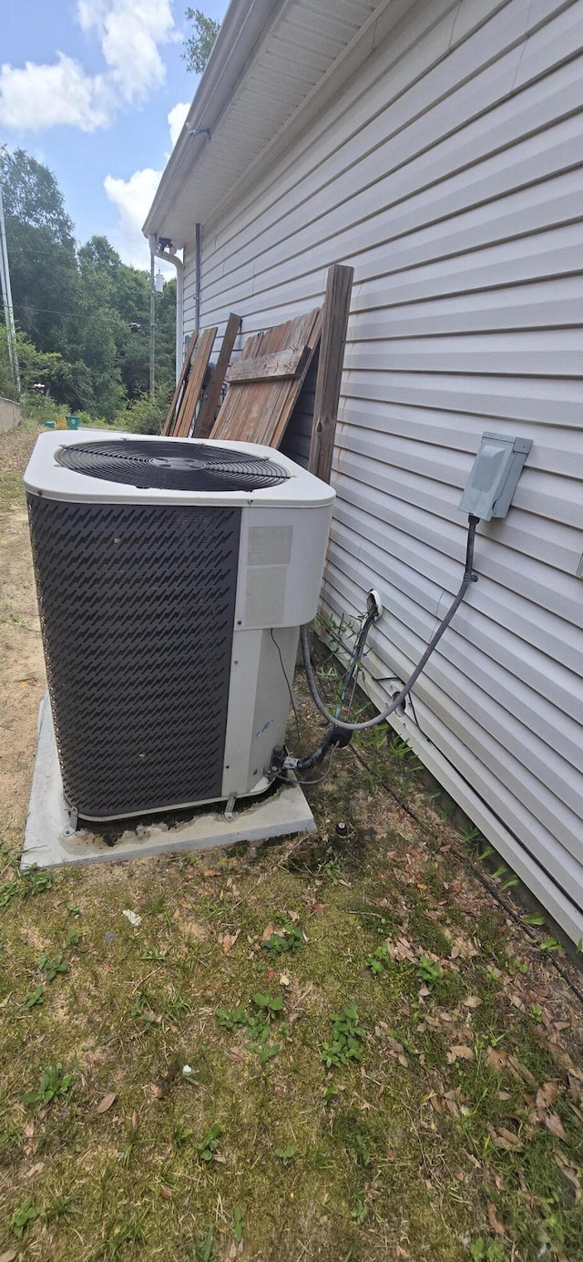 2496 S Lakeview Dr, Crestview, FL 32536 - exterior view of a central air condition unit