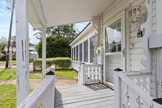 273 E Live Oak Ave, Defuniak Springs, FL 32435 - view of deck