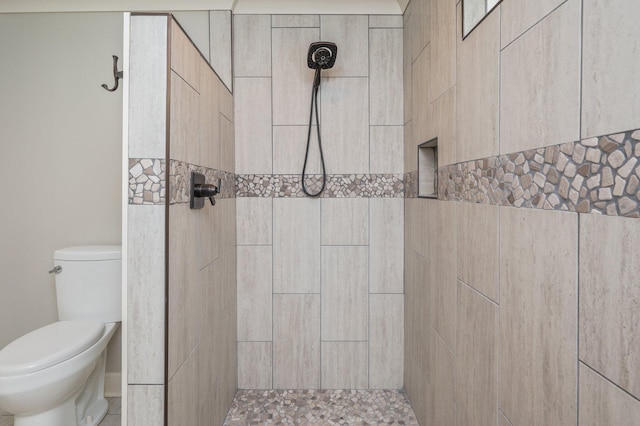 2580 Taylor Rd, Crestview, FL 32536 - bathroom featuring a tile shower