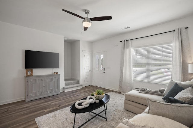 5862 Tyndall Pl, Panama City, FL 32404 - living area featuring wood finished floors and a ceiling fan