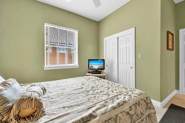 423 Maritime Ct, Destin, FL 32541 - bedroom featuring carpet flooring, a closet, and a ceiling fan